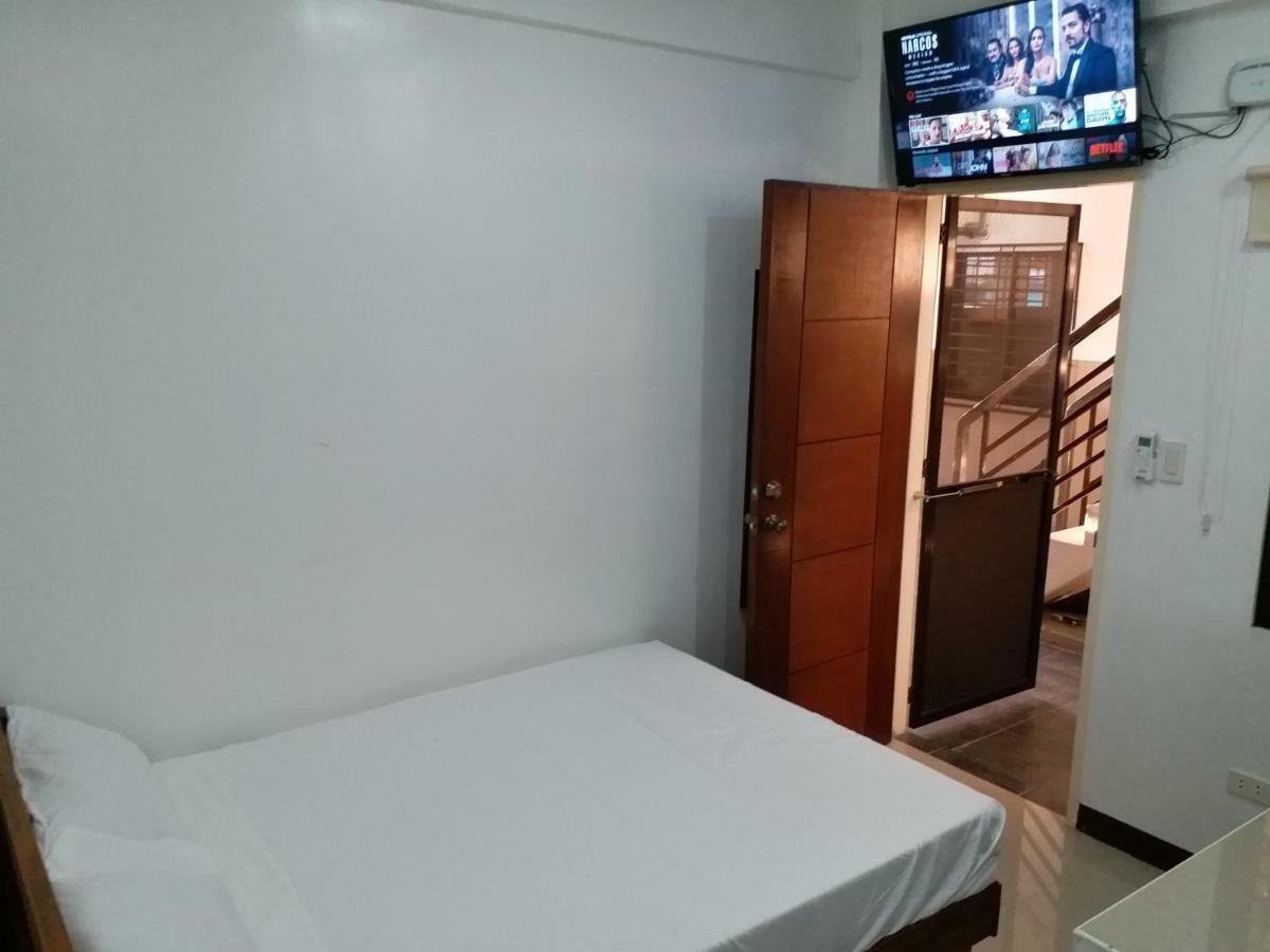 Clark-Pad Inn, Angeles City Extérieur photo