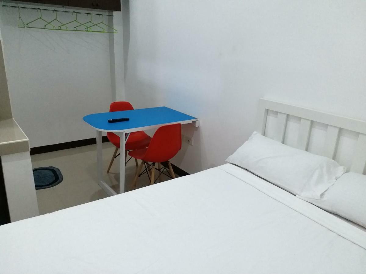 Clark-Pad Inn, Angeles City Extérieur photo